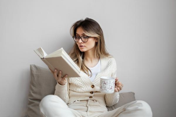 Qué es el JOMO (placer de perderse algo): origen y características - Qué es el JOMO y qué significa esta tendencia