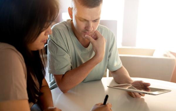 Vivimos juntos pero ya no somos pareja: qué hacer y cómo afrontarlo - ¿Cómo afrontar una separación viviendo juntos?