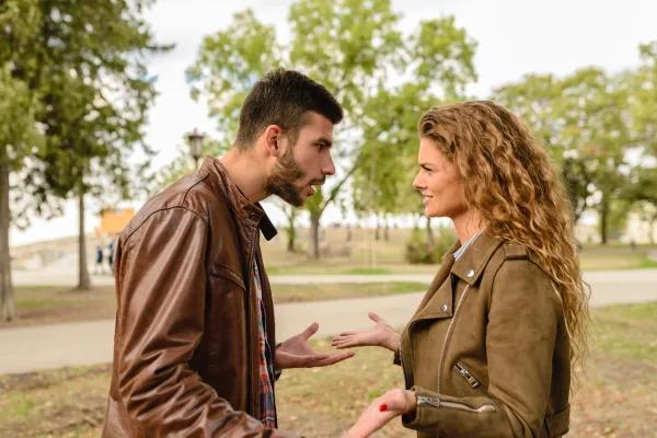 Cómo decirle a tu pareja que necesitas espacio - Asegúrale que no hizo nada malo