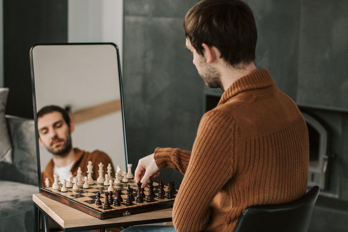 ¿Cómo desestabilizar a un narcisista? Estrategias para recuperar tu poder sin entrar en su juego psicológico