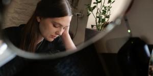 Pensamientos intrusivos de muerte: qué son, causas y cómo gestionarlos