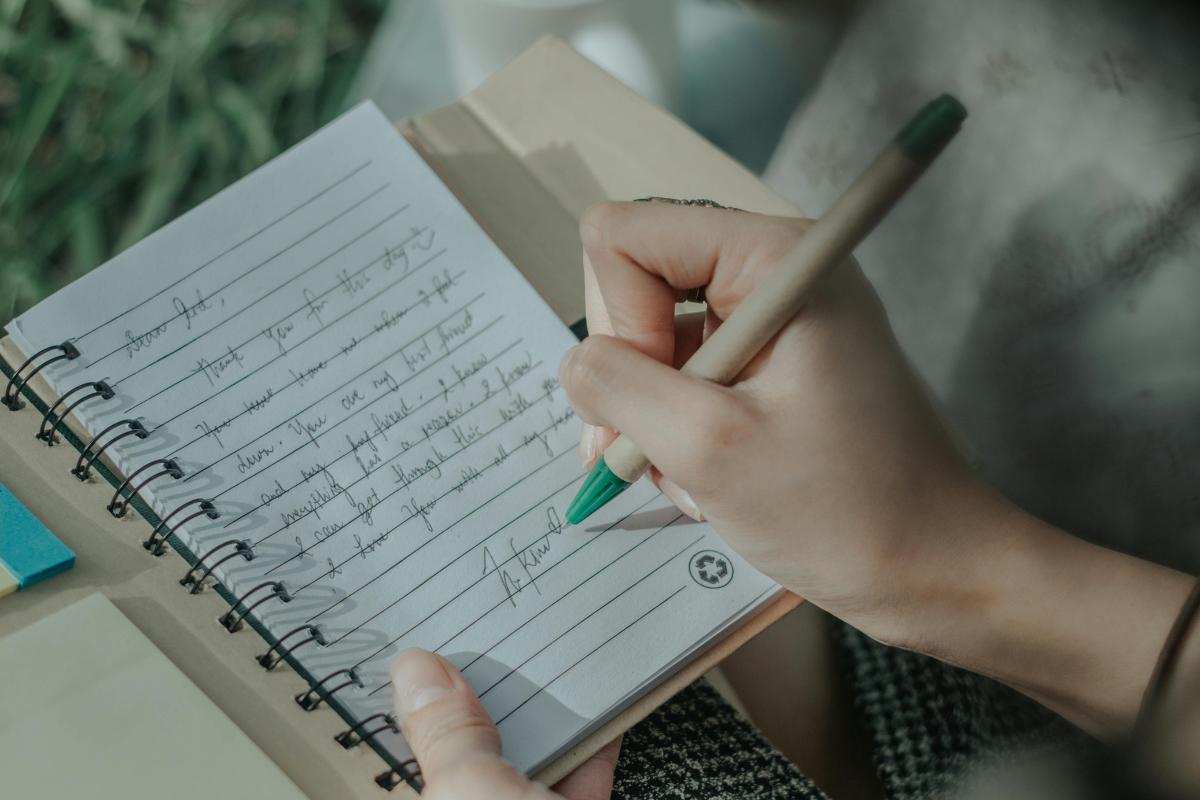 Journaling: qué es, cómo hacerlo, ideas y ejemplos