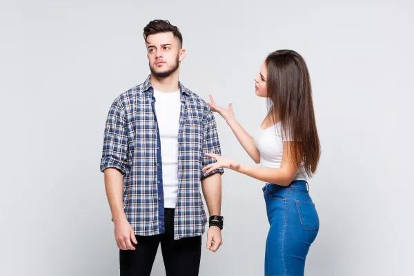 Por qué tontea conmigo si no quiere nada - Significado y causas