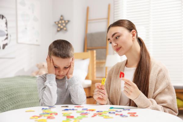 Diferencias entre dislexia y dislalia: síntomas, causas y tratamiento - ¿Qué es la dislexia y la dislalia? 