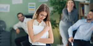 ¿Cómo actuar cuando te hacen el vacío en el trabajo?
