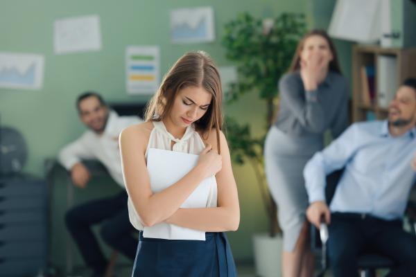 ¿Cómo actuar cuando te hacen el vacío en el trabajo?