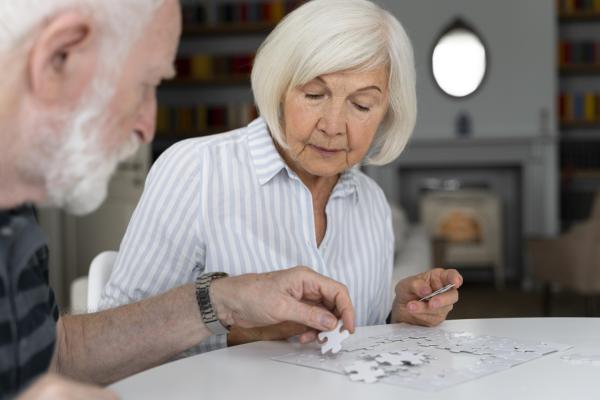 Ejercicios de estimulación cognitiva para mayores para mejorar memoria y concentración en casa - Actividades sencillas para mejorar la atención y la concentración