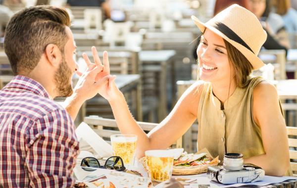 Cómo crear una conexión emocional con otra persona - Muestra tu afecto 