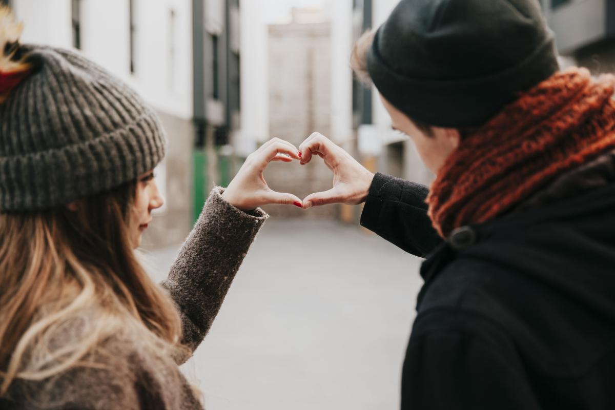 Si quieres a dos personas, quédate con la segunda: ¿qué hay de cierto?