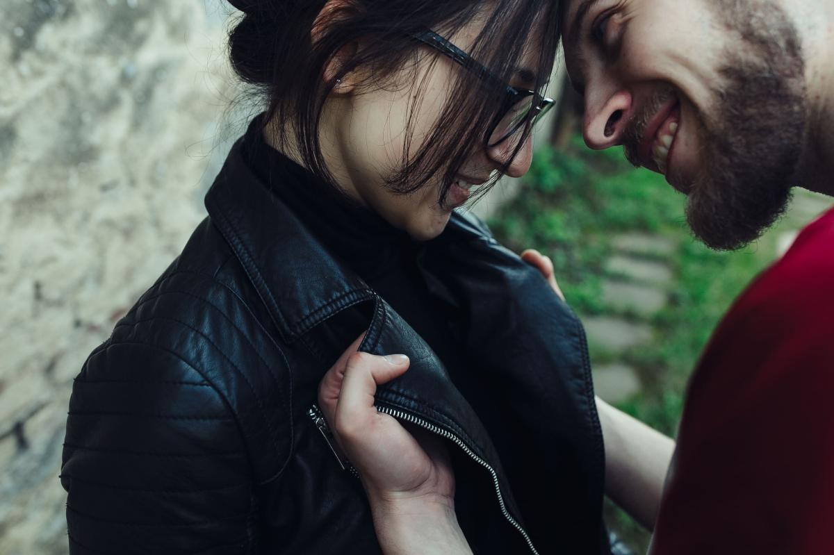 Qué es la hibristofilia (atracción por criminales): significado, síntomas, causas y tratamiento