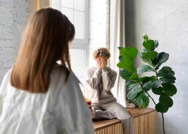 Psicología inversa: qué es, cómo se aplica y ejemplos
