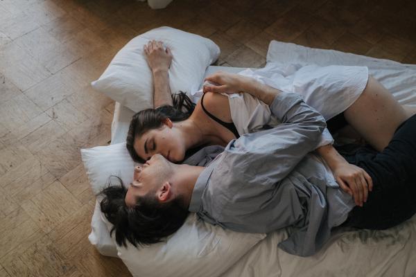 ¿Es normal que tu pareja te toque mientras duermes? - ¿Puede considerarse abuso si no diste tu consentimiento?