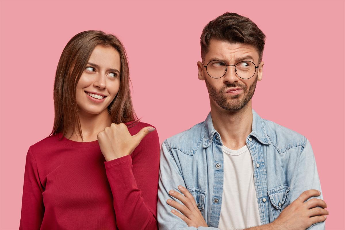 Por qué dos personas que se gustan se ignoran