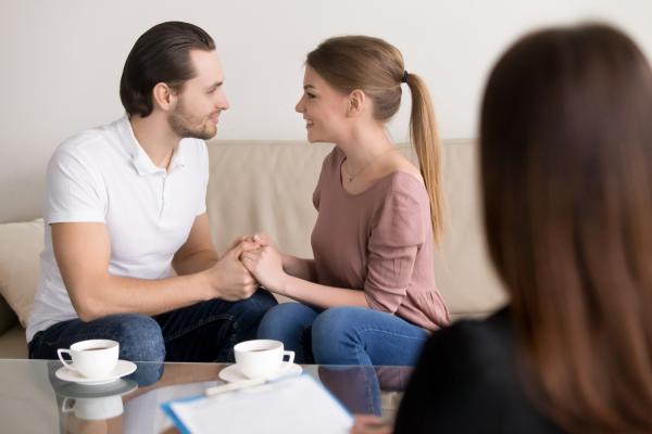 ¿Cómo hacer que tu pareja te desee de nuevo? - 10. Considera la ayuda profesional