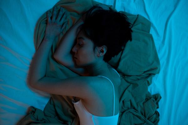 Cuando me duermo me quiero despertar y no puedo: ¿por qué? - Causas de dormir y no poder despertarme