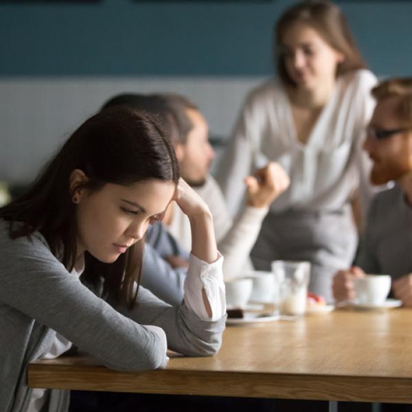 7 Consejos sobre cómo actuar cuando tu PAREJA elige a sus AMIGOS antes que a ti 7 Consejos sobre cómo actuar cuando tu PAREJA elige a sus AMIGOS antes que a ti