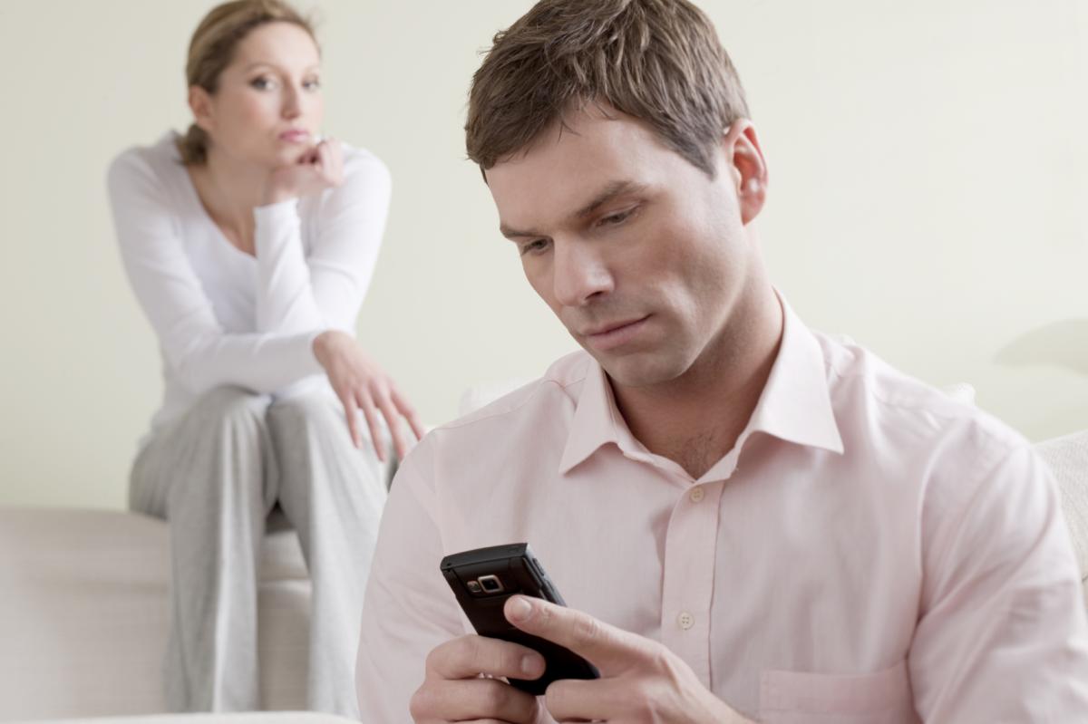 Por qué sentimos celos de nuestra pareja