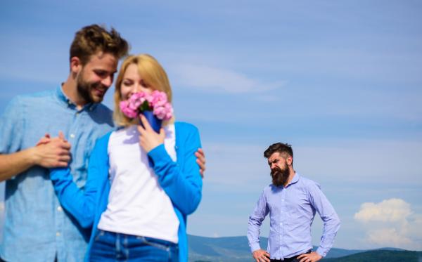¿Qué significa soñar con la persona que te gusta? - ¿Qué significa soñar con la persona que te gusta y está con otra persona?  