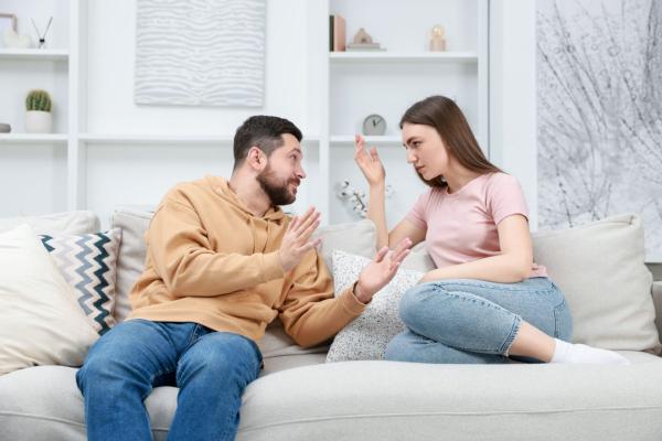 ¿Por qué mi pareja me hace sentir insegura y qué hacer? - ¿Por qué mi pareja me hace sentir insegura?