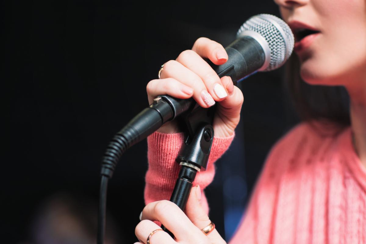 Qué significa soñar con cantar