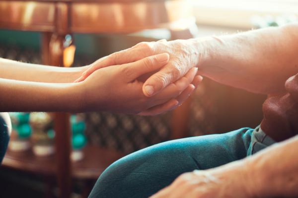 Orientaciones a familiares y pasos terapéuticos para ayudar al alcohólico - Terapias familiares para tratar el alcoholismo