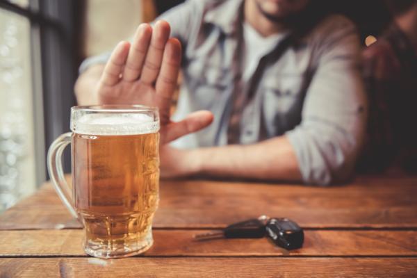 Orientaciones a familiares y pasos terapéuticos para ayudar al alcohólico - Terapias y tratamiento psicológico para alcohólicos