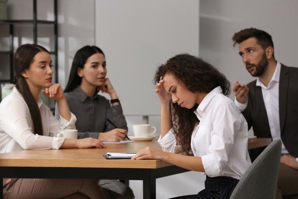 Qué es el edadismo y cómo impacta a las mujeres