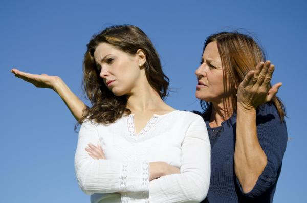 Mi madre me absorbe la energía: significado, causas y soluciones