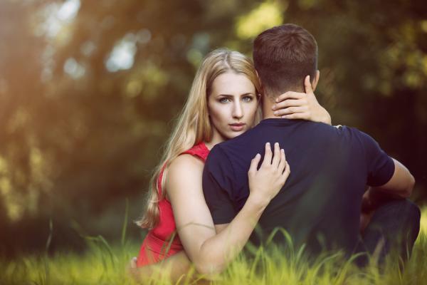 Causas y síntomas de la dependencia emocional en la pareja - Dependencia emocional en la pareja: síntomas