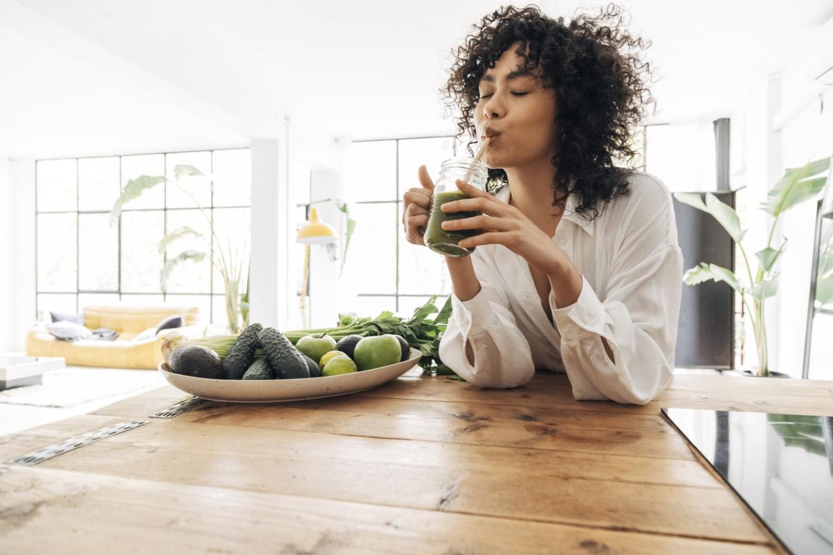 Cómo eliminar toxinas del cuerpo de forma natural para sentirse mejor