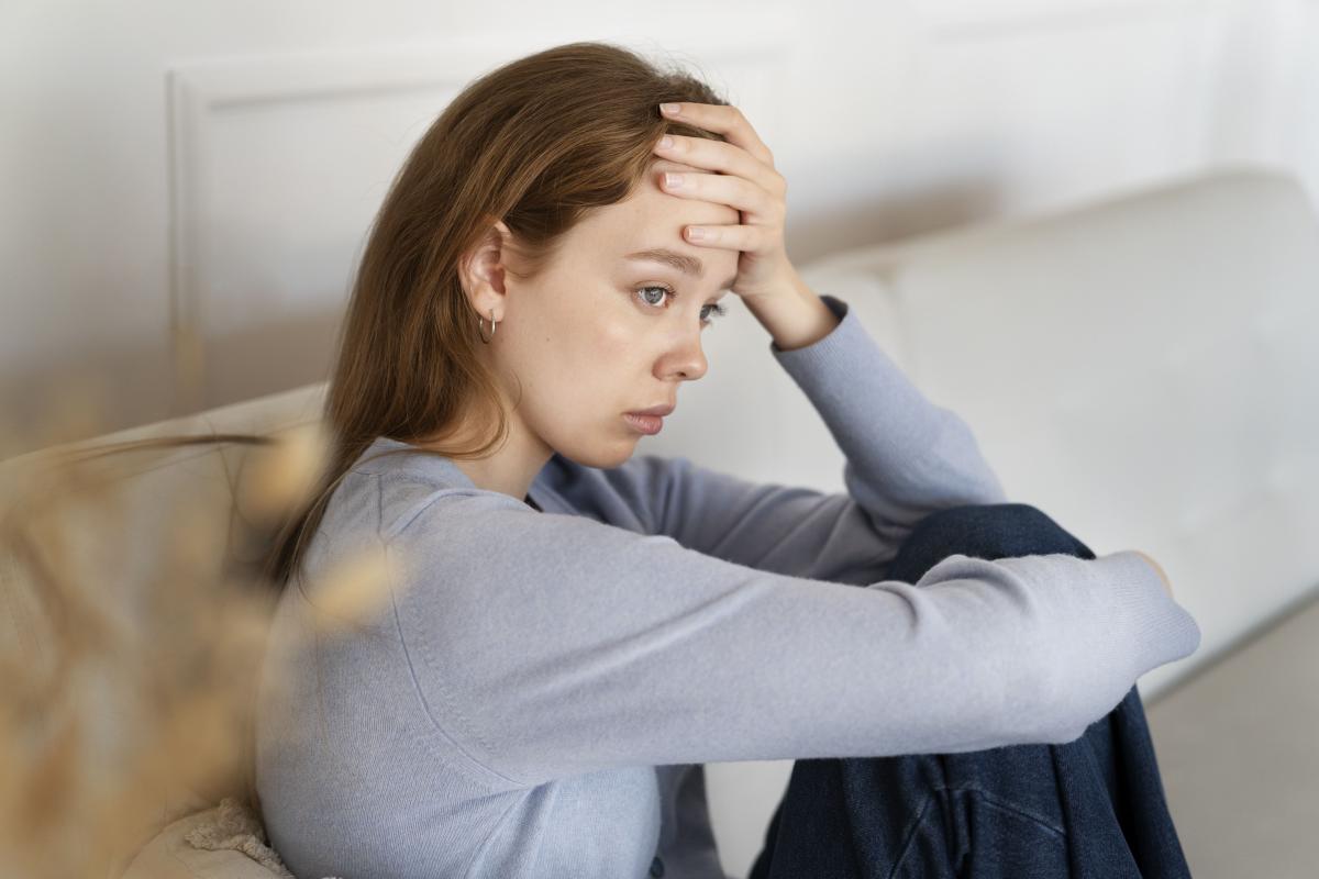 Ansiedad anticipatoria: qué es, causas, síntomas y tratamiento