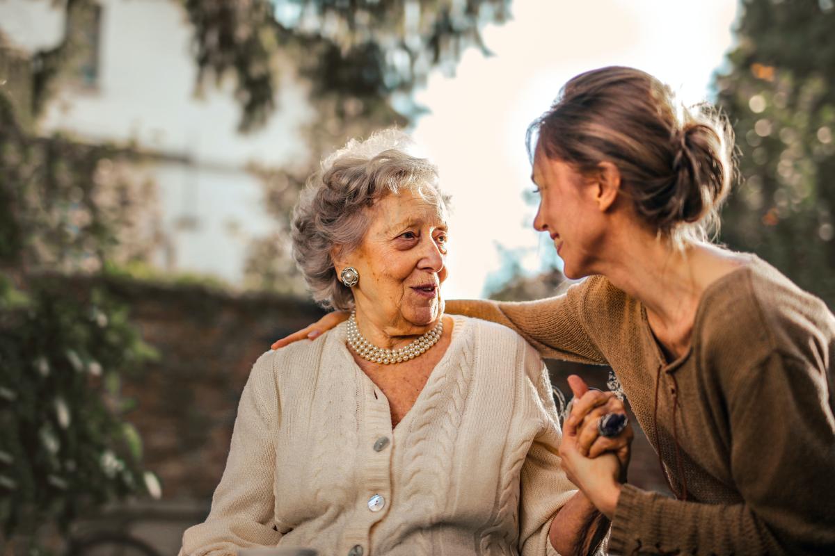 Apoyo emocional: qué es, ejemplos y cómo darlo