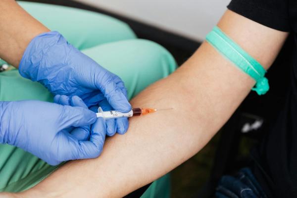 Fobia a la sangre o hematofobia: qué es, causas y cómo superarla