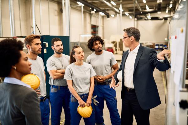 Tipos de liderazgo y ejemplos - 9. Liderazgo burocrático