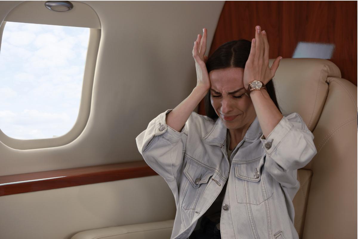 Aerofobia (miedo a volar): qué es, causas, síntomas y tratamiento