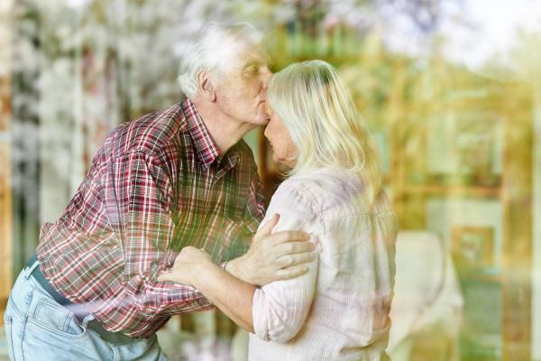 ¿Qué significa un beso en la frente? - ¿Cómo interpretar un beso en la frente en tu relación?