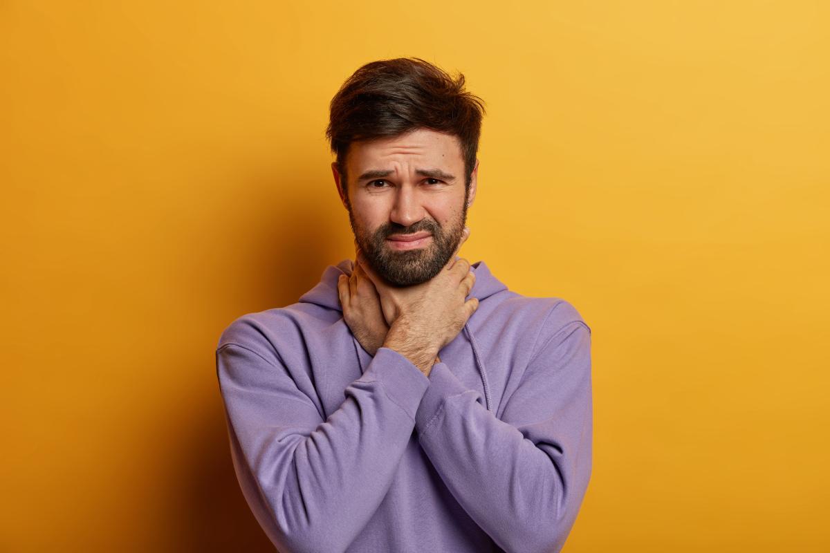 Dificultad para tragar por ansiedad: causas, síntomas y tratamiento