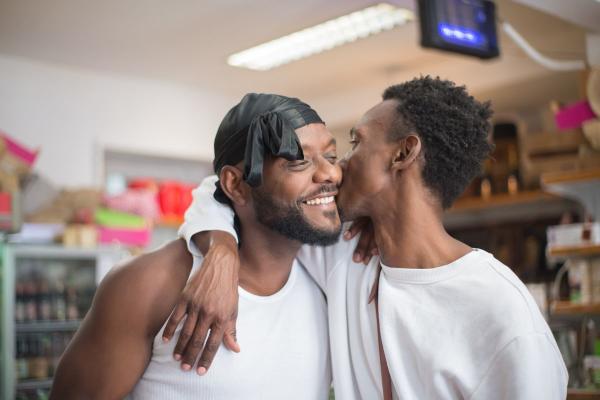 ¿Qué significa un beso en el cuello? - ¿Qué es un beso en el cuello y por qué tiene tanta carga emocional?