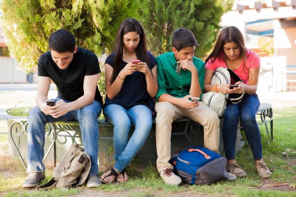 Vício em celular: sintomas, tratamento e consequências