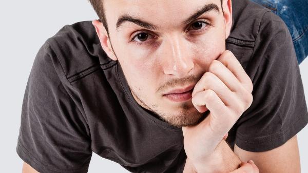 Como parar de se preocupar - 7. Reduza os estímulos antes de dormir