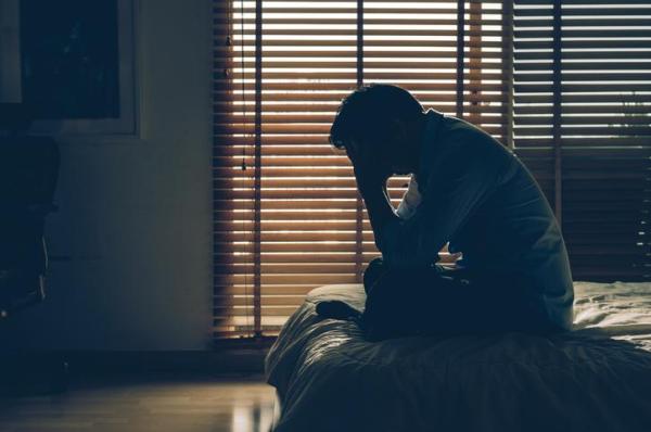 Quando procurar um psiquiatra? - Pensamentos suicidas ou automutilação