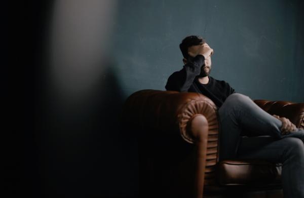 Gastrite e ansiedade: qual a relação? - Como saber se é gastrite ou ansiedade?