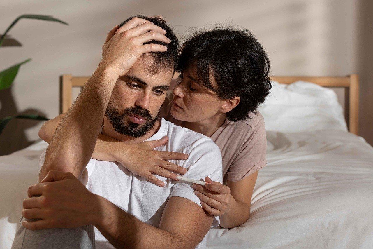 Meu marido coloca a família dele em primeiro lugar: por que e como lidar