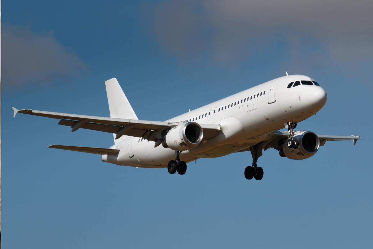 O que significa sonhar com avião