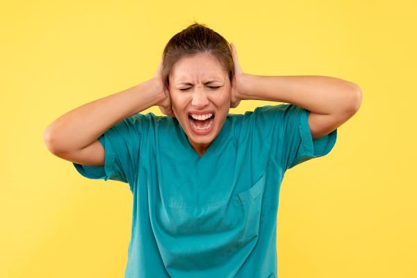 Sensibilidade auditiva por ansiedade: causas, sintomas e tratamentos